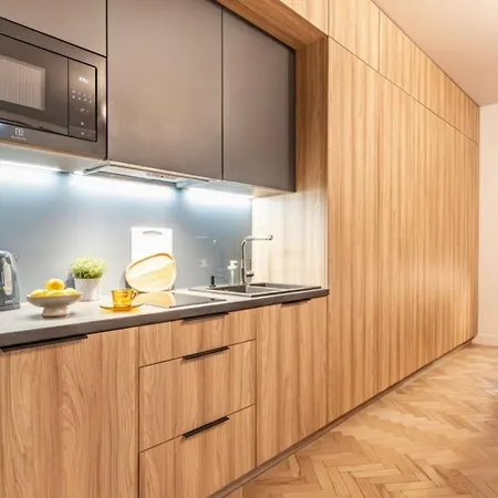 Mokotowska Near Us Embassy By Mia *