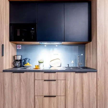 Mokotowska Near Us Embassy By Mia 华沙