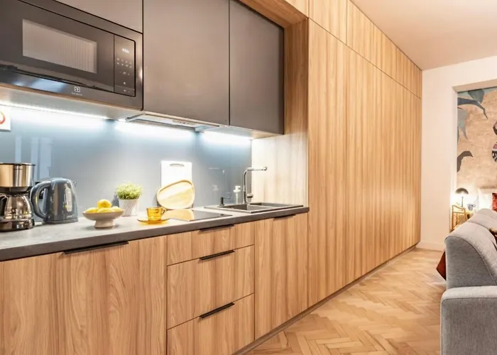 Mokotowska Near Us Embassy By Mia *