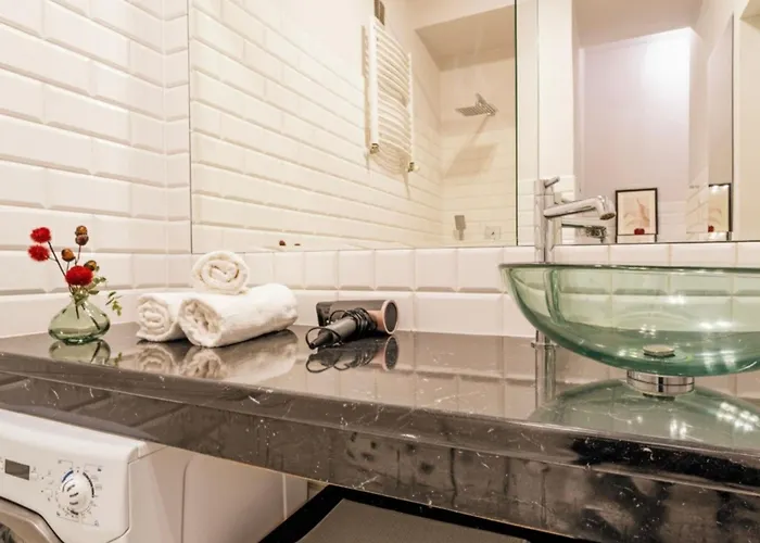 Mokotowska Near Us Embassy By Mia Warsaw